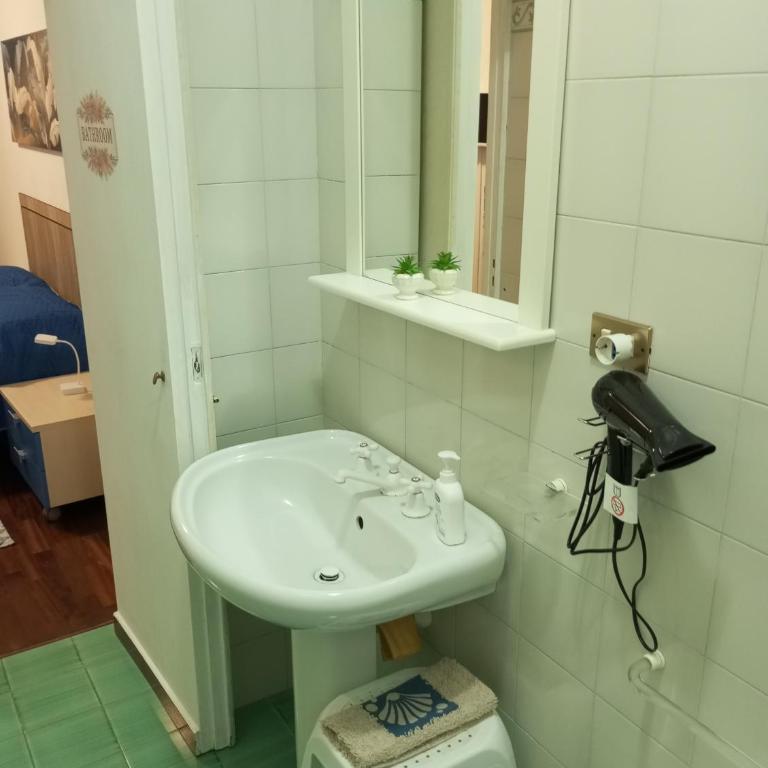 Fardella 75 - Double Room with Private Bathroom - 3
