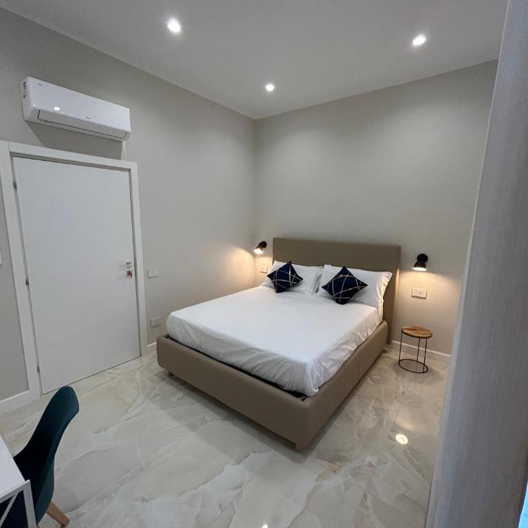 Domus Milone - Camera Matrimoniale con Bagno Privato - 4