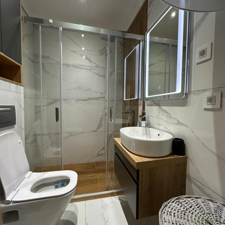 Square Luxe Residences - Two-Bedroom Apartment - 16
