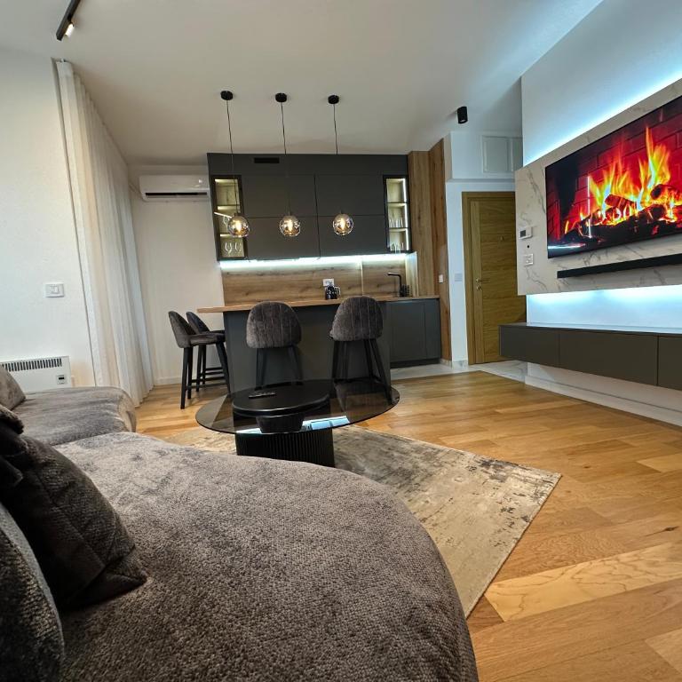 Square Luxe Residences - Two-Bedroom Apartment - 3