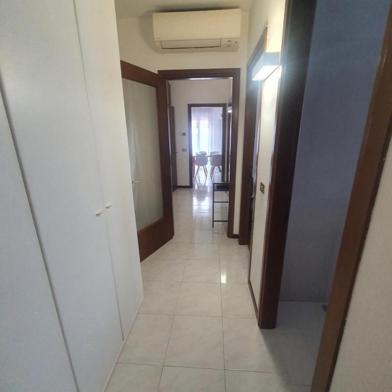 Easy Life Venice - Two-Bedroom Apartment with Balcony and Terrace - 10