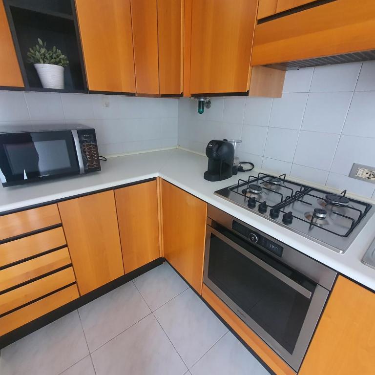 Easy Life Venice - Two-Bedroom Apartment with Balcony and Terrace - 3