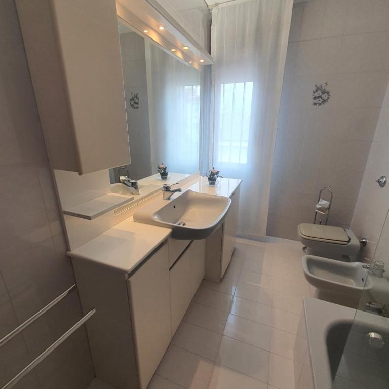 Easy Life Venice - Two-Bedroom Apartment with Balcony and Terrace - 16