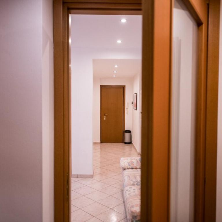 Metro 4 - Grazioso Bilocale Accogliente - Appartamento con 1 Camera da Letto - 4