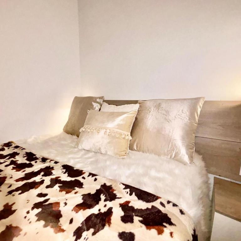 Piso en gracia de 3 habitaciones dobles suits - Three-Bedroom Premium Apartment - 7