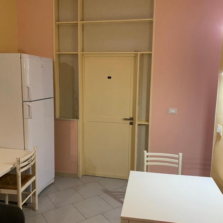 Room 091 - Double Room with Shared Bathroom - 1