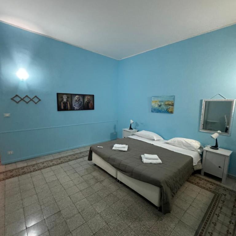 Room 091 - Double Room with Shared Bathroom - 6