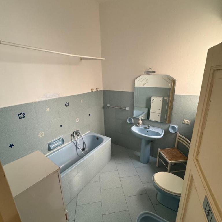 Room 091 - Double Room with Shared Bathroom - 9