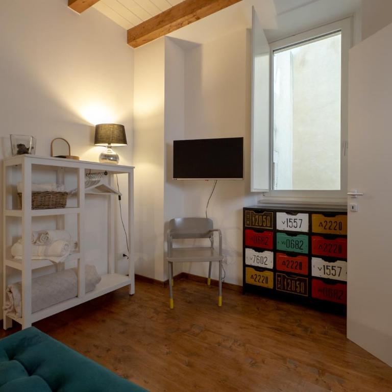 Maison Rouge Ortigia - Two-Bedroom House with Terrace - 33