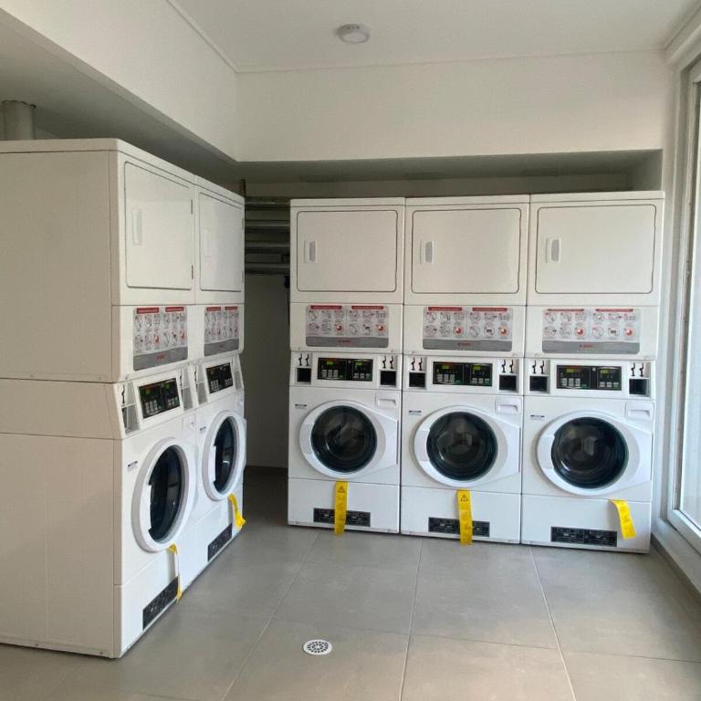 Depto 2 Dormitorios, cercano a metros, malls, clínicas, supermercados y servicios - Apartamento de 2 dormitorios - 20