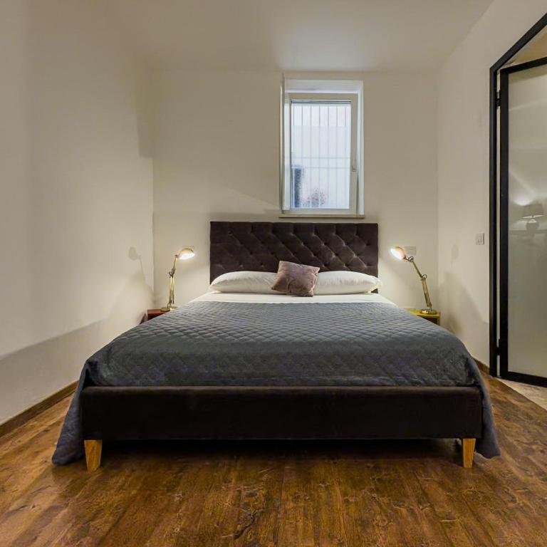 Maison Rouge Ortigia - One-Bedroom House - 1