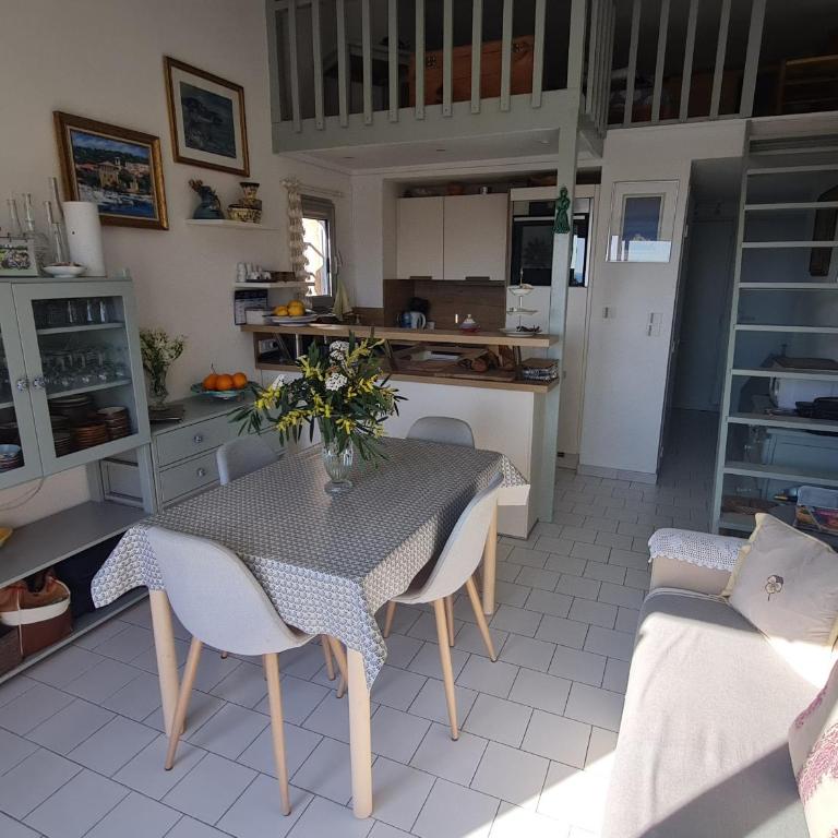 Appartement 3 pièces avec vue mer dans résidence avec piscine proche plage Sainte-Maxime - FR-1-780-55 - Apartment - 8