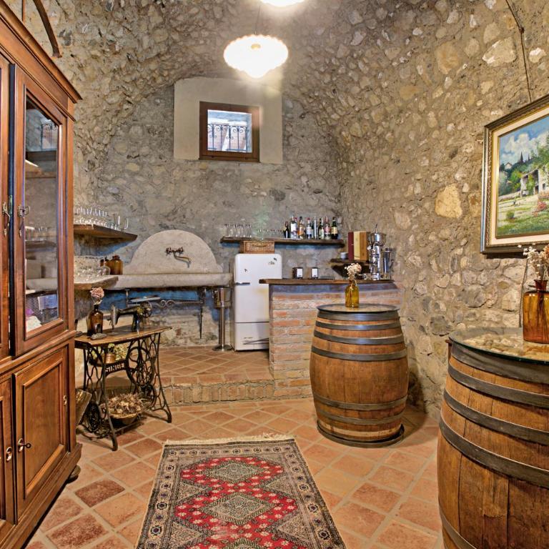 Agriturismo Cascina Crocelle - Lake View and Heated Pool - Two-bedroom apartment with Shared Garden - 10