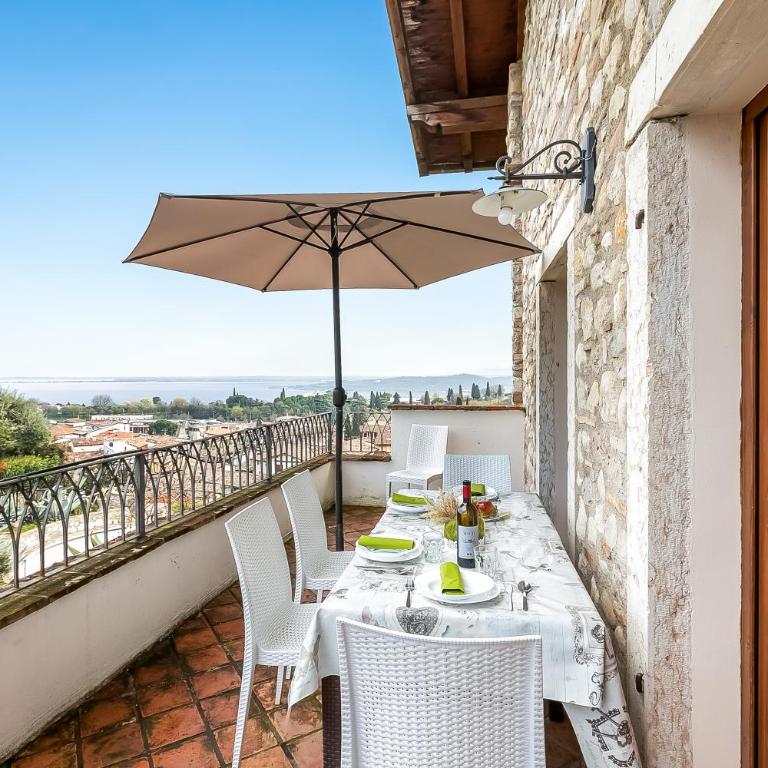 Agriturismo Cascina Crocelle - Lake View and Heated Pool - Appartamento con 1 Camera da Letto e Terrazza - 1