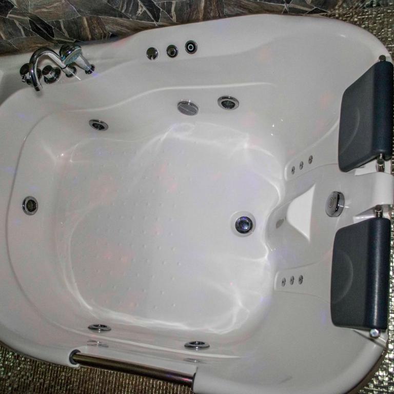 Sillary Hostal Boutique - Suite with Whirlpool - 4