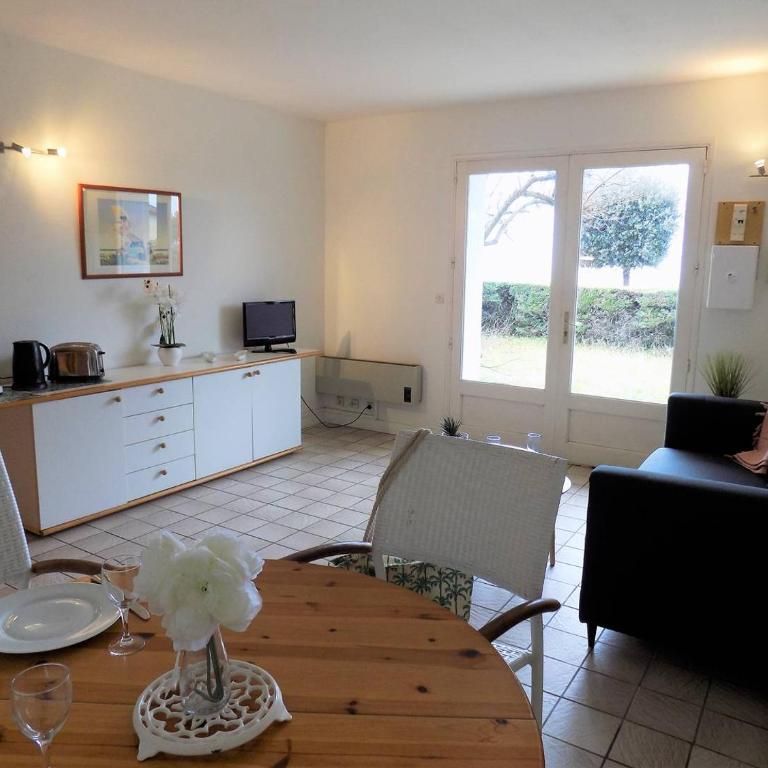 Royan - Plage du Chay - APPARTEMENT en REZ-DE-JARDIN avec APERCU MER - Appartement 1 Chambre - 4