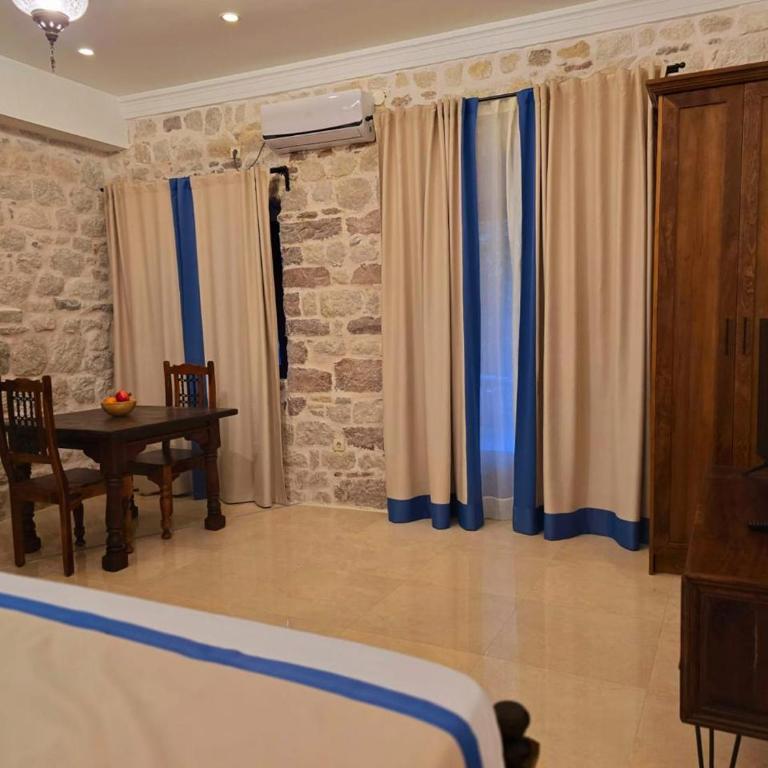 Apartments Kotor Old Town - Small Double Room - 2