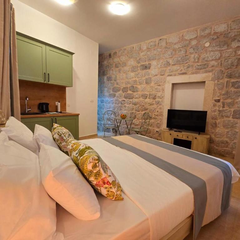 Apartments Kotor Old Town - Small Double Room - 6