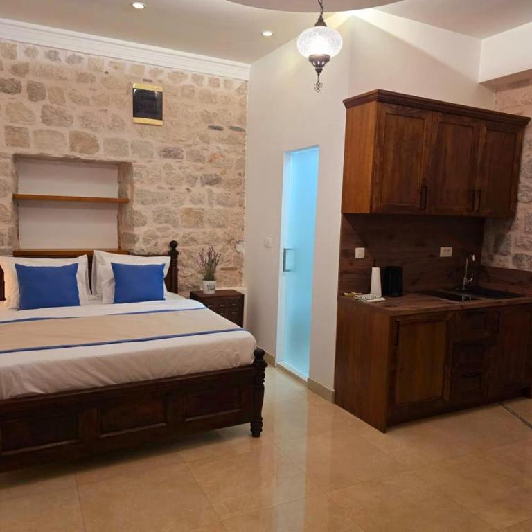 Apartments Kotor Old Town - Small Double Room - 8