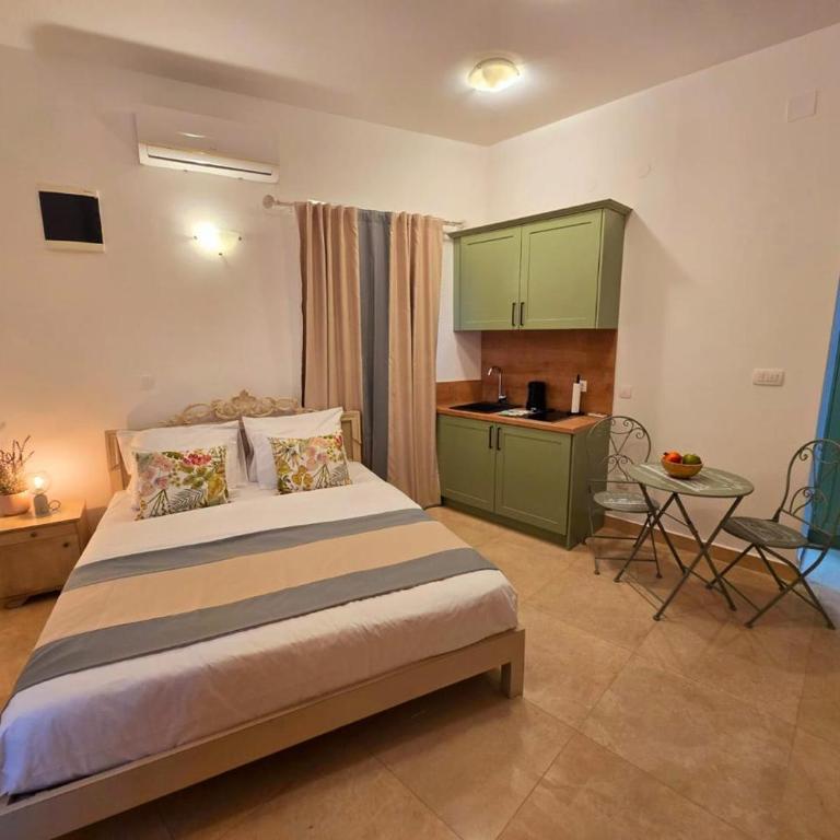 Apartments Kotor Old Town - Small Double Room - 12
