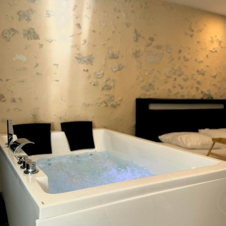 Love Queen SPA DÉTENTE - Appartement 1 Chambre - 4