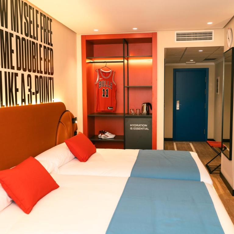 Hotel Magic Sports 4 - Alley Oop Quadruple Room - Basket - 4