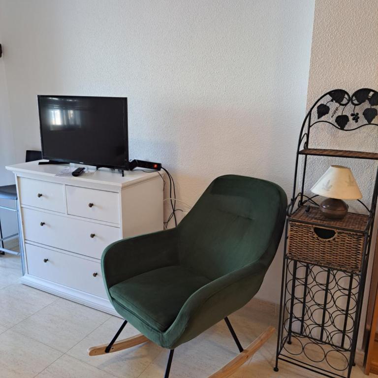 PepeCasa - Two-Bedroom House - 14