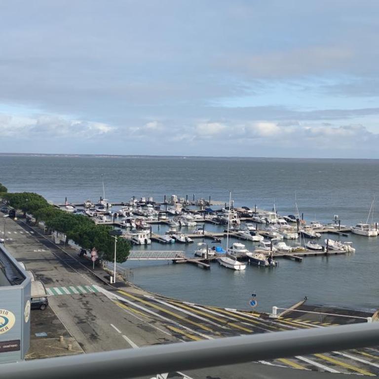 L'Ancre d'Or Arcachon Port - Vue Exceptionnelle - Plage à 2 min - Parking - Two-Bedroom Apartment - 33