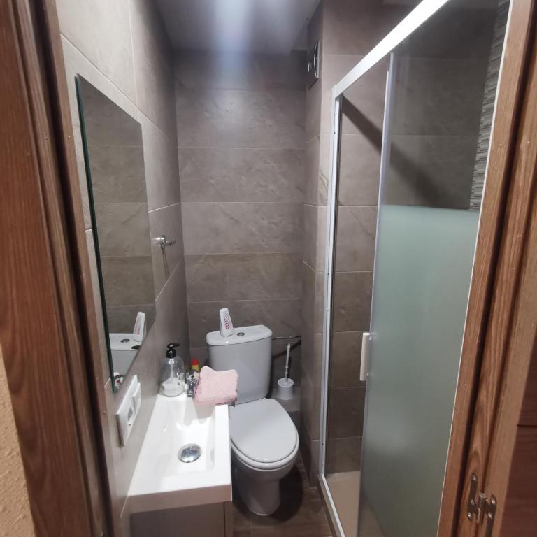 Great apartment with a view of the sea - Three-Bedroom Apartment - 9