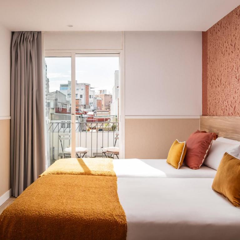 BYPILLOW House - Twin Room with Balcony - 9