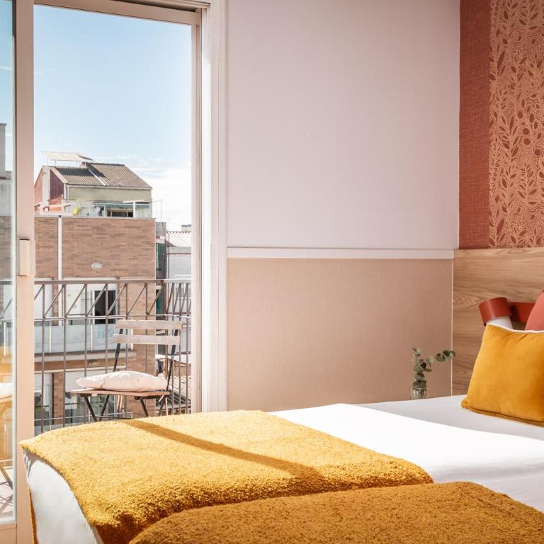BYPILLOW House - Twin Room with Balcony - 7