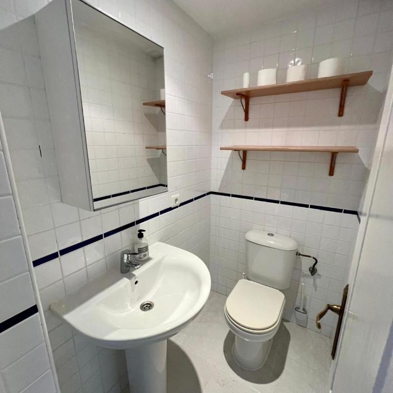 Urban Retreat with Views & Terrace - Apartamento de 2 dormitorios - 26