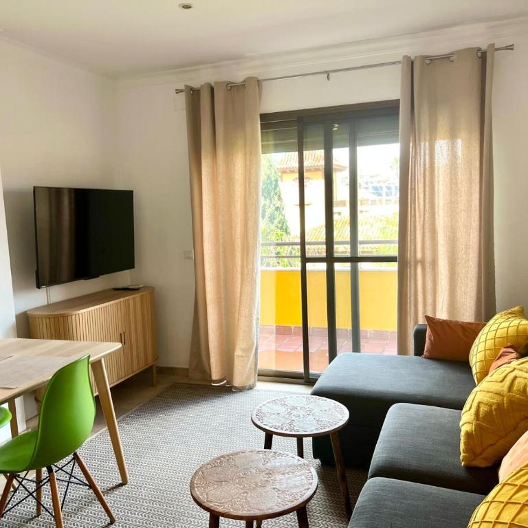 Urban Retreat with Views & Terrace - Apartamento de 2 dormitorios - 43