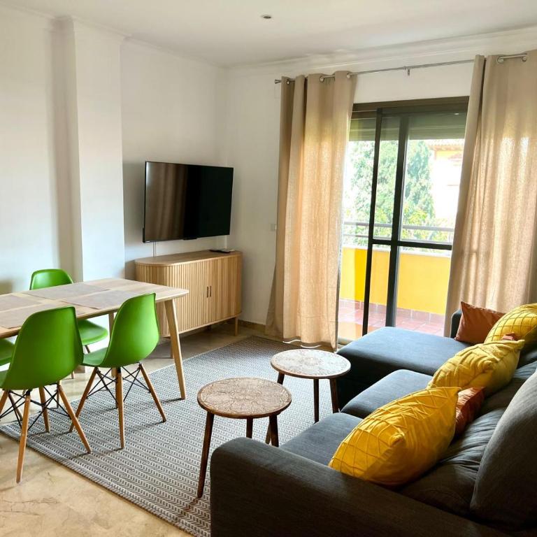 Urban Retreat with Views & Terrace - Apartamento de 2 dormitorios - 40