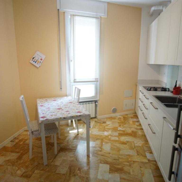 Family Haven a roomy and cosy suite just 200 mt from Lake Como with free parking garage! - Appartamento con 2 Camere da Letto - 26