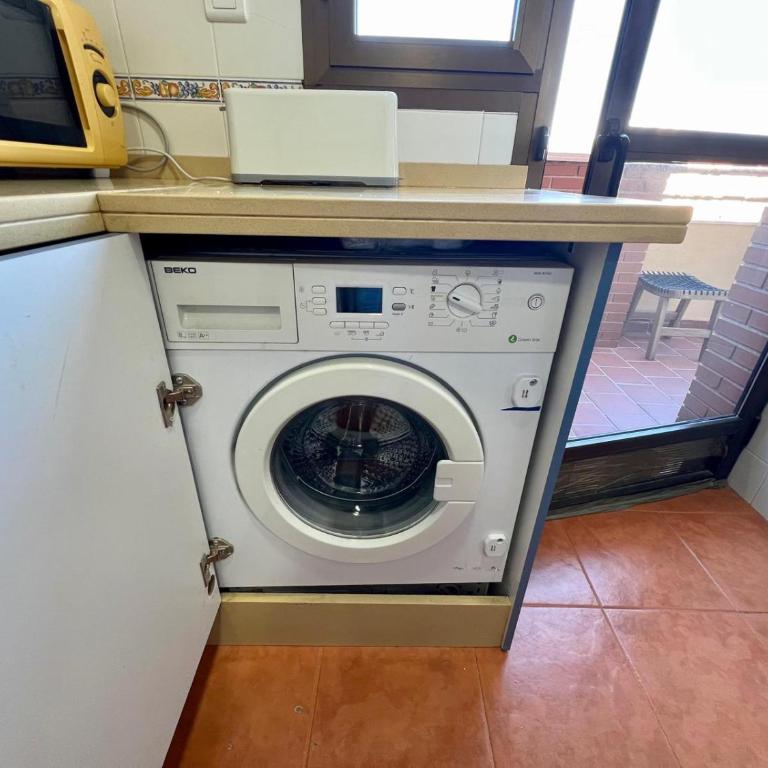 Urban Retreat with Views & Terrace - Apartamento de 2 dormitorios - 14