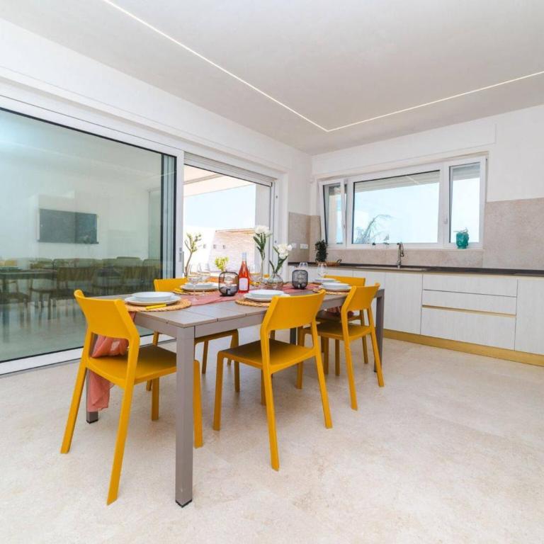 Villa Donnosanto a 5 Minuti Da Spiaggia. Ostuni 10 - Villa with Private Pool - 15