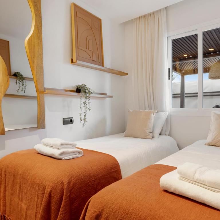 Stylish 2BR in Estepona, Walk to Beach & Old Town - Apartamento de 2 dormitorios - 2