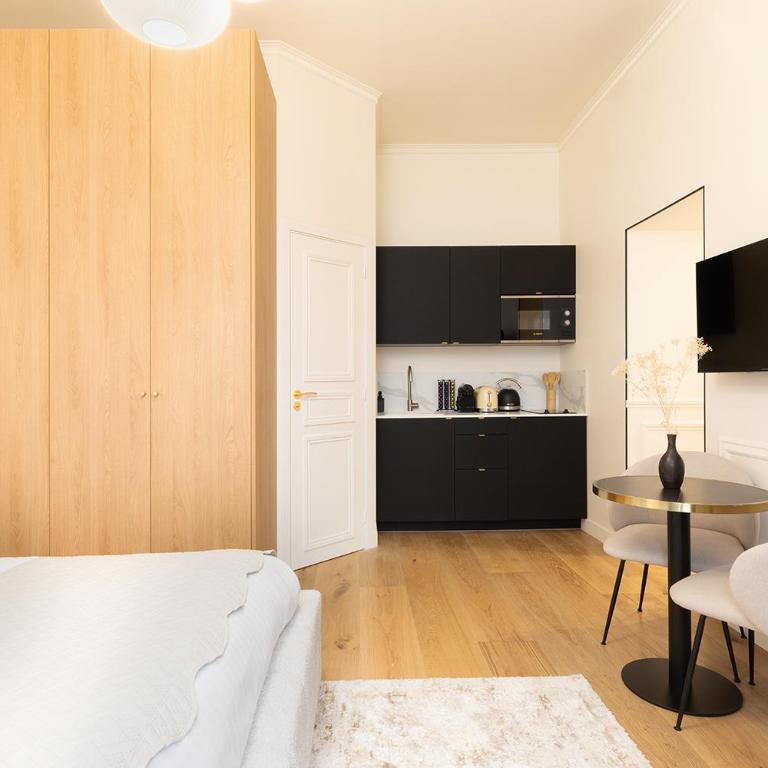 Pick A Flat's Apartments in Opéra- Rue Saint-George - Studio - 12