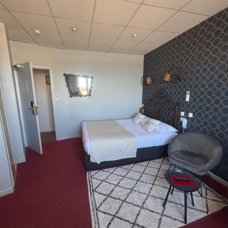 Le Régence - Chambre Double Supérieure - Vue sur Rhône - 7
