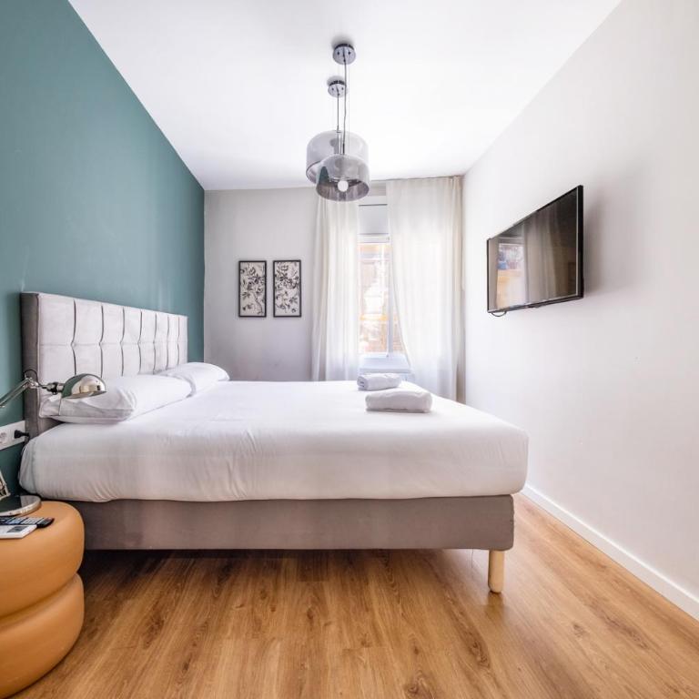 AinB Barcelona Sants Apartments - Three-Bedroom Apartment - 11