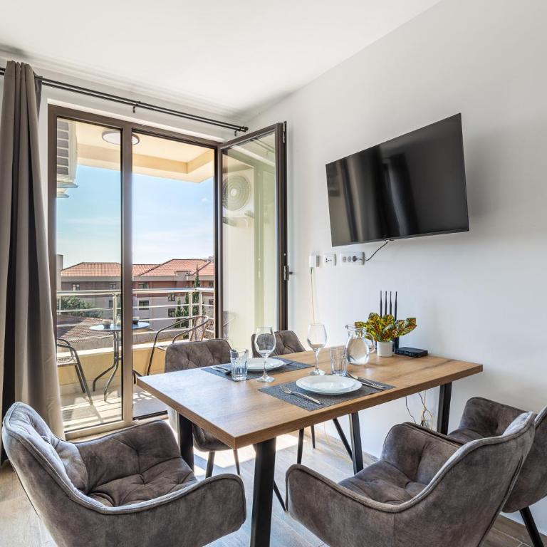 Contemporary Retreat in Bečići - Deluks Apartman s 1 Spavaćom Sobom - 2