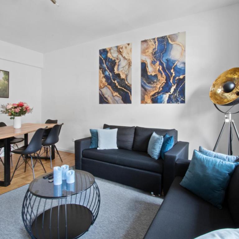 Altstadt - Exklusive 3-Zi-Wohnung für 6 Personen mit 90 qm, großer Dachterrasse, Parkplatz, WLAN - Apartment mit 2 Schlafzimmern - 12