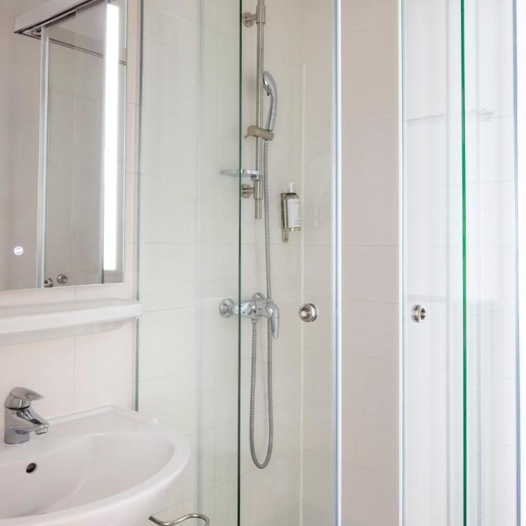 Hôtel Le Nautilus - Chambre Double Supérieure - 3