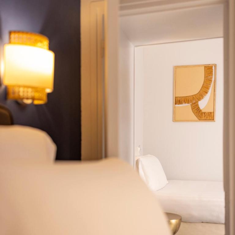 Hôtel Le Nautilus - Chambre Familiale avec Salle de Bains Commune - 2
