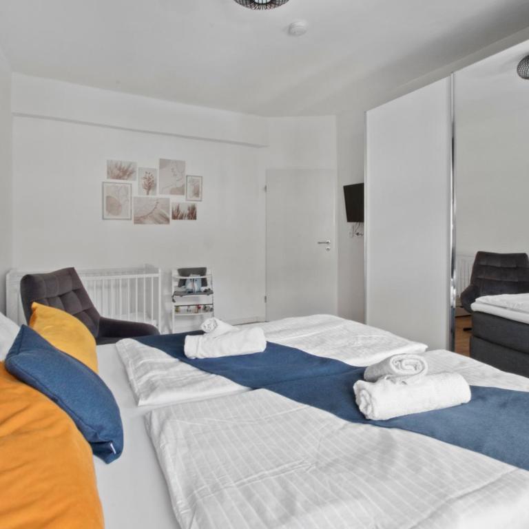 Altstadt - Exklusive 3-Zi-Wohnung für 6 Personen mit 90 qm, großer Dachterrasse, Parkplatz, WLAN - Apartment mit 2 Schlafzimmern - 22