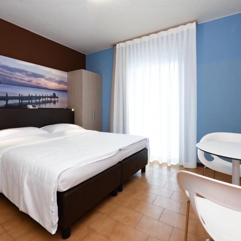Hotel Bellavista - Camera Standard Matrimoniale/Doppia con Letti Singoli con Vista Lago - 6