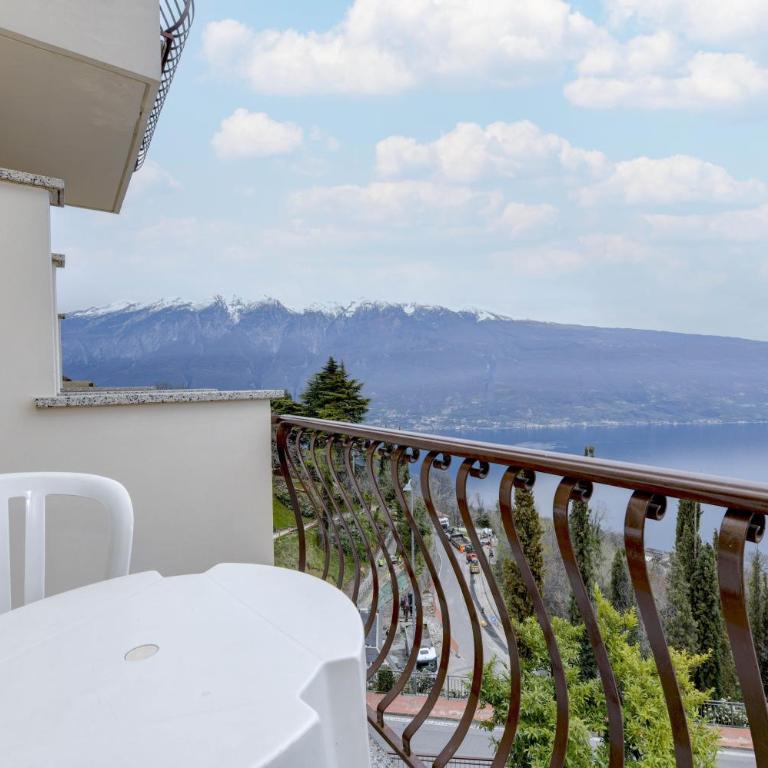 Hotel Bellavista - Camera Standard Matrimoniale/Doppia con Letti Singoli con Vista Lago - 10