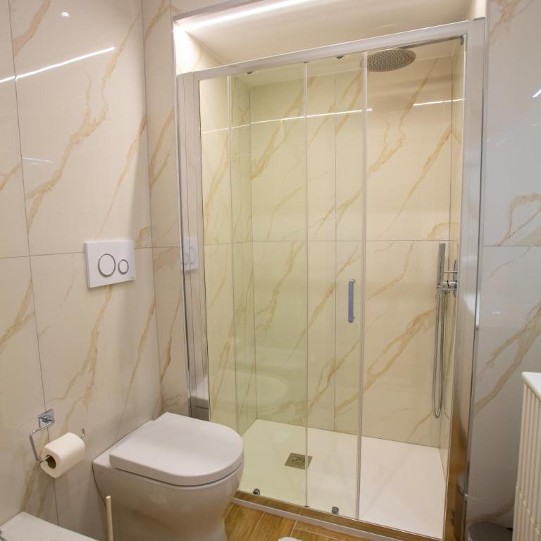 Cc Rooms - Camera Matrimoniale con Bagno Privato - 1