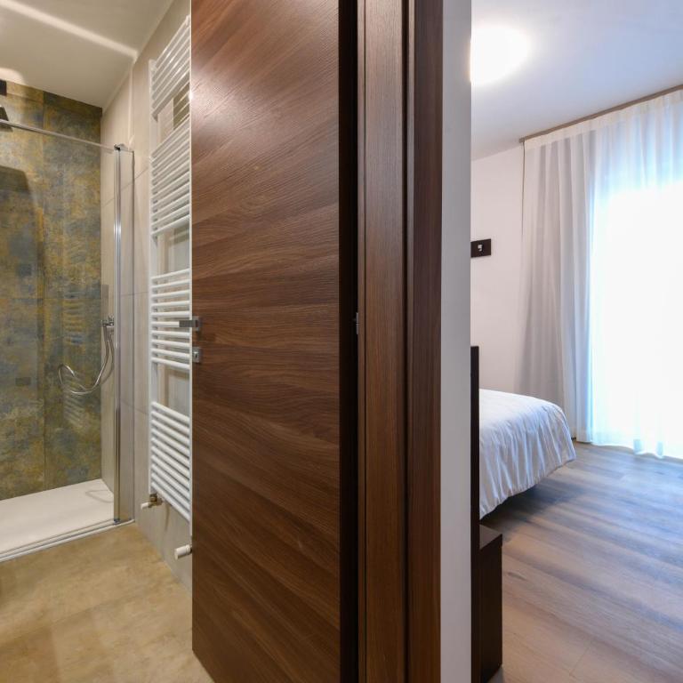 Hotel Bellavista - Camera Comfort Matrimoniale/Doppia con Letti Singoli con Vista Lago - 9